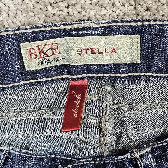 BKE Stella Jeans Womens 28 (31.5x33) Bootcut Low Rise Distressed Denim Faded - Picture 8 of 10
